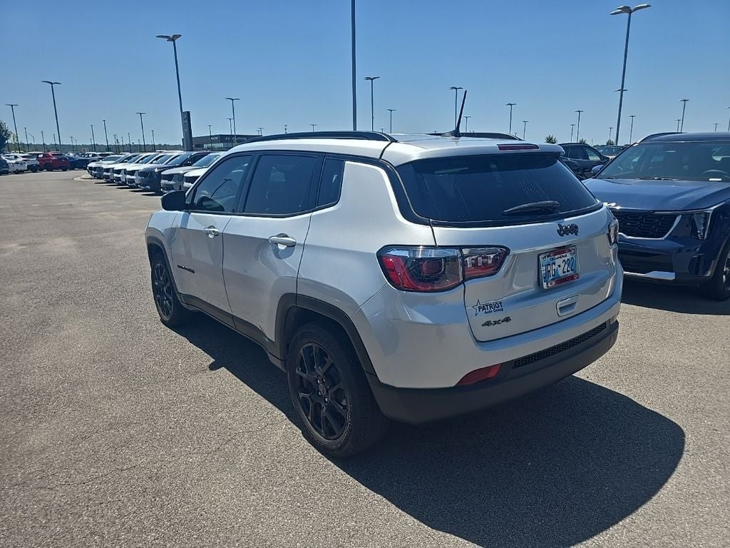 2025 Jeep Compass Latitude 4X4 / HEATED SEATS / ONE OWNER