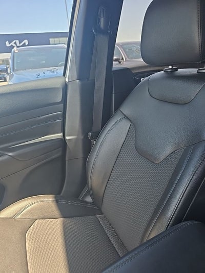 2025 Jeep Compass Latitude 4X4 / HEATED SEATS / ONE OWNER