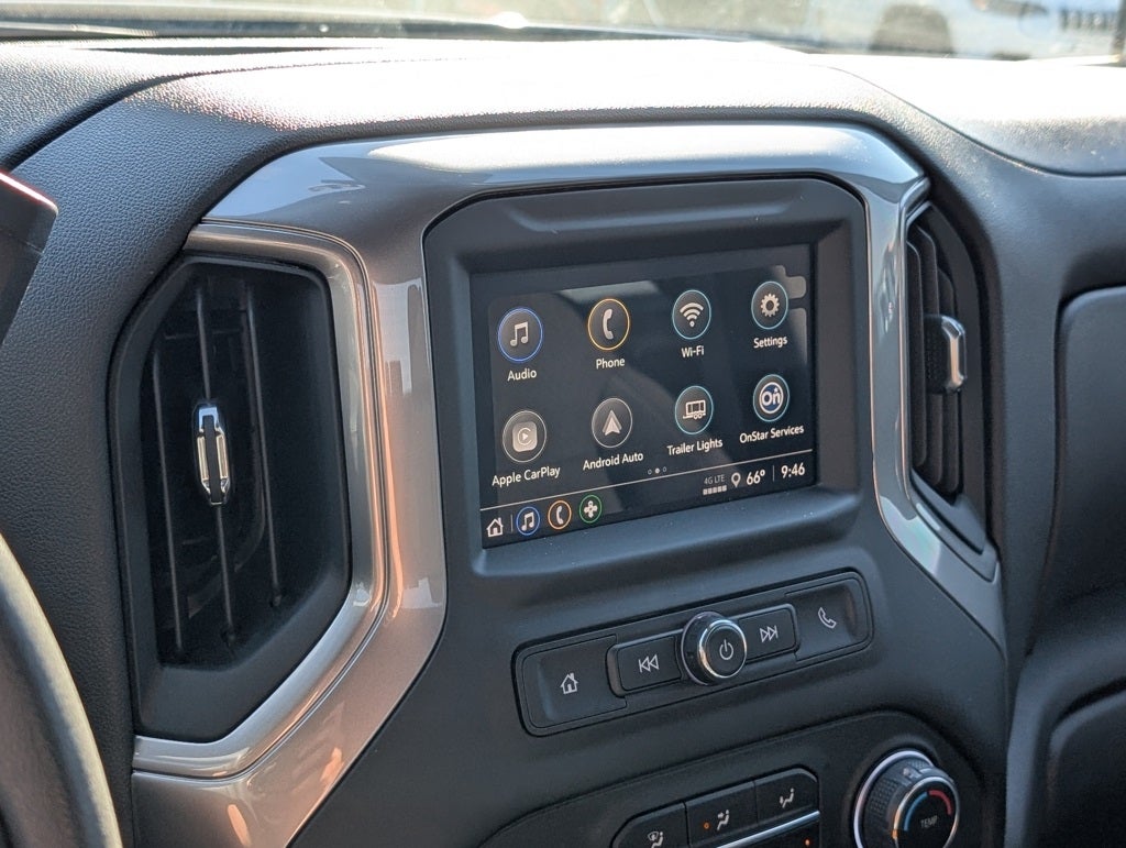 2024 Chevrolet Silverado 1500 Custom 4X4 / ONE OWNER