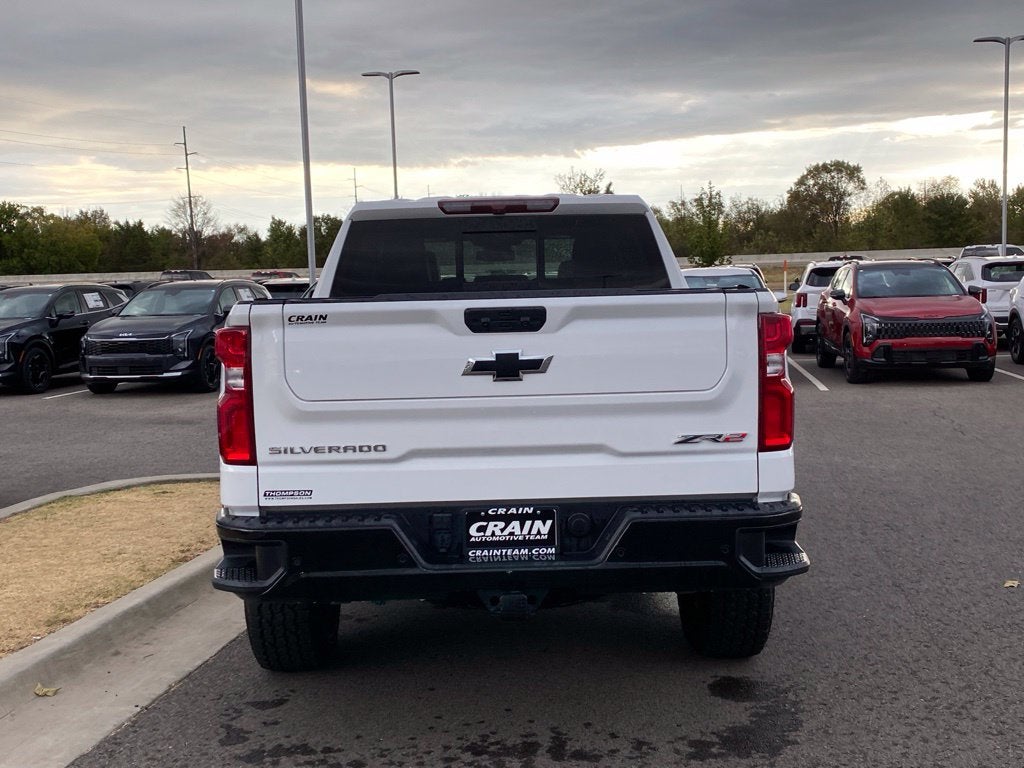 2024 Chevrolet Silverado 1500 ZR2 ONE OWNER / 4X4 / HEATED AND COOLED SEATS