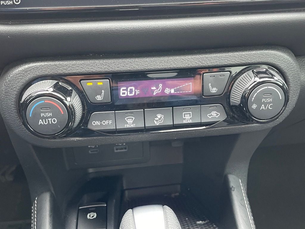 2024 Nissan Kicks SR HEATED SEATS / ONE OWNER