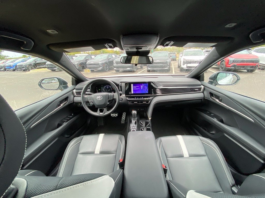 2025 Toyota Camry SE ONE OWNER / CLEAN CARFAX
