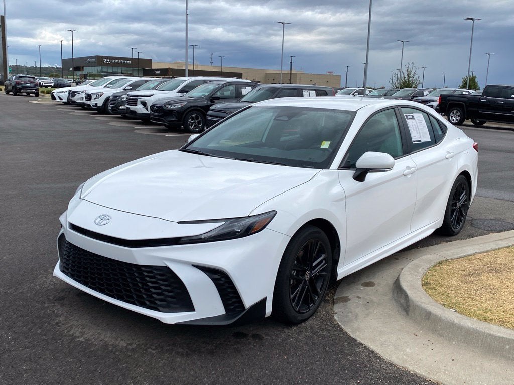 2025 Toyota Camry SE ONE OWNER / CLEAN CARFAX