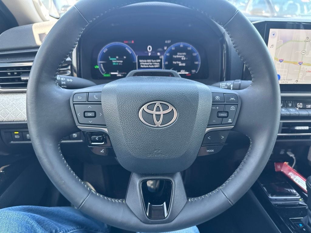 2025 Toyota Camry XLE MOONROOF / AWD / HEATED SEATS
