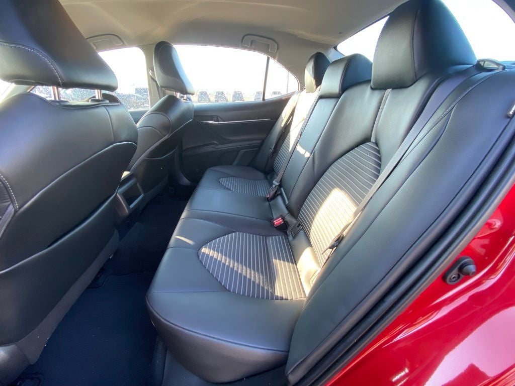 2021 Toyota Camry SE ONE OWNER / CLEAN CARFAX