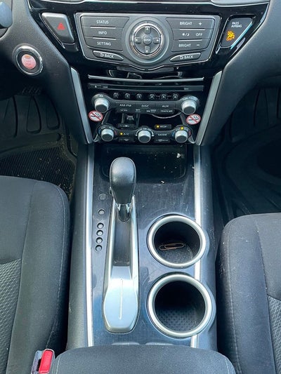 2016 Nissan Pathfinder SV