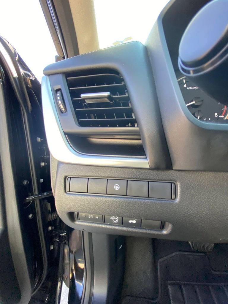 2023 Nissan Rogue SV ONE OWNER / CLEAN CARFAX