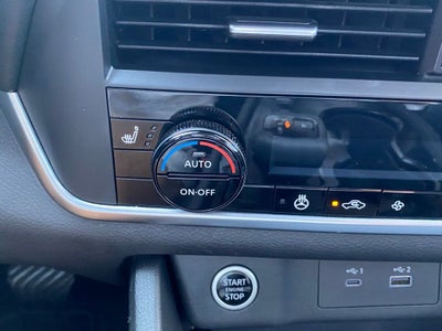 2023 Nissan Rogue SV ONE OWNER / CLEAN CARFAX