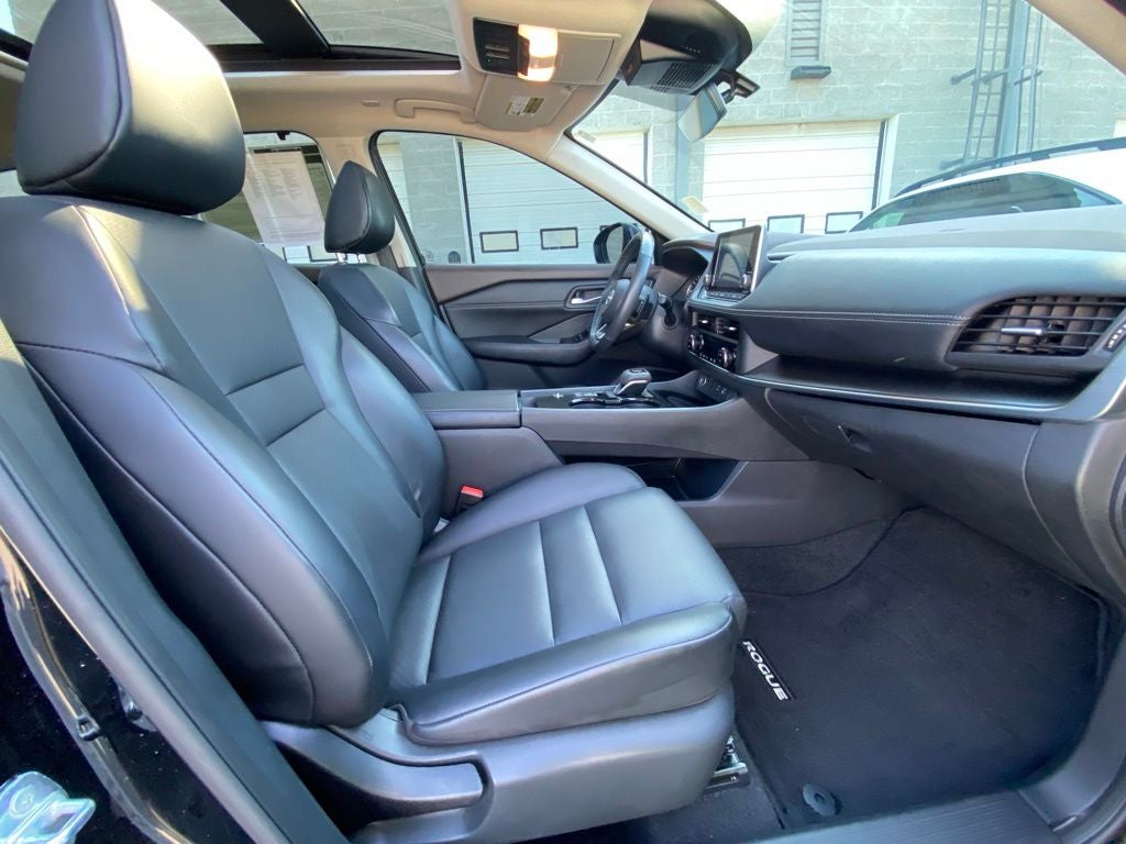2023 Nissan Rogue SV ONE OWNER / CLEAN CARFAX