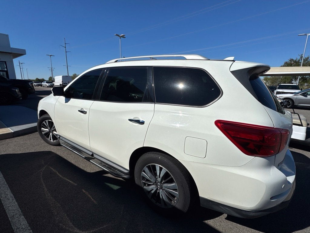 2020 Nissan Pathfinder SL