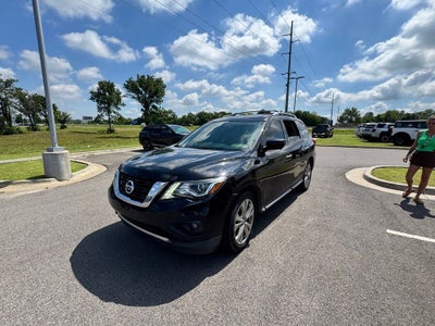 2018 Nissan Pathfinder SL