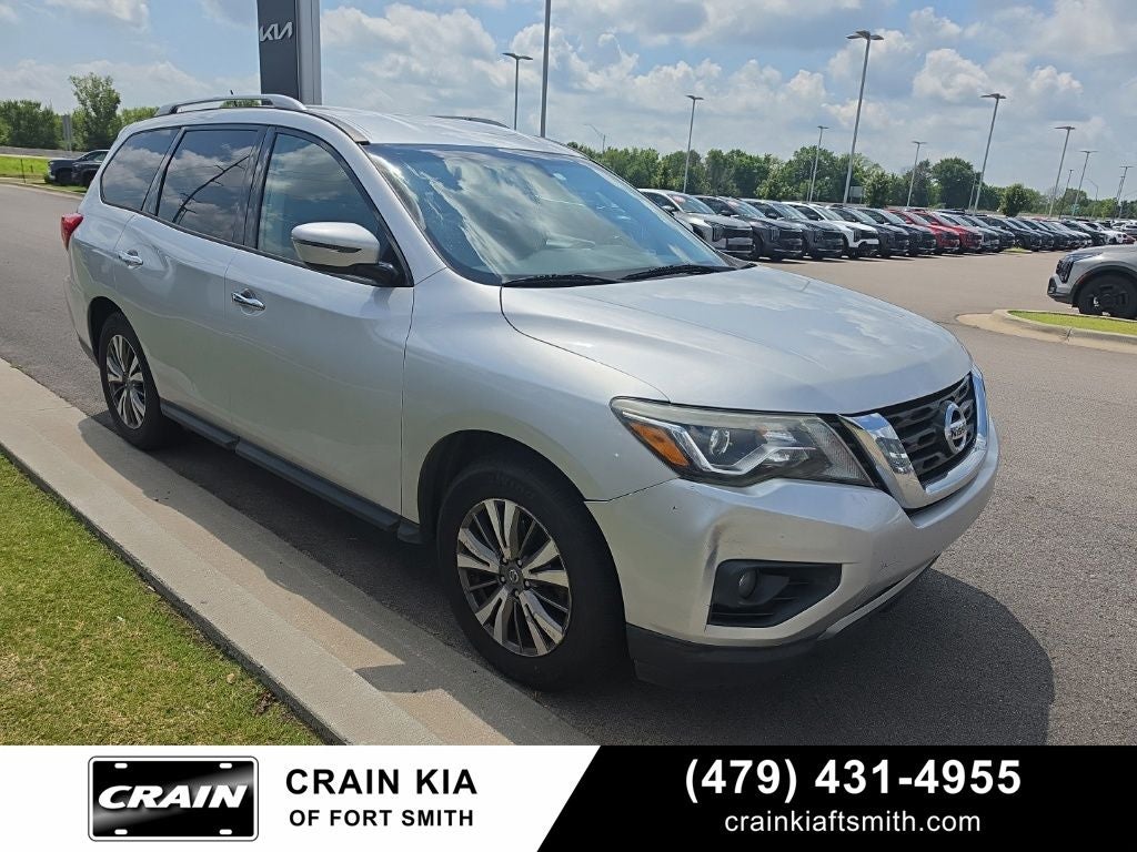 2018 Nissan Pathfinder SV