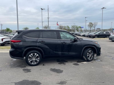 2020 Toyota Highlander XLE MOONROOF / HEATED SEATS