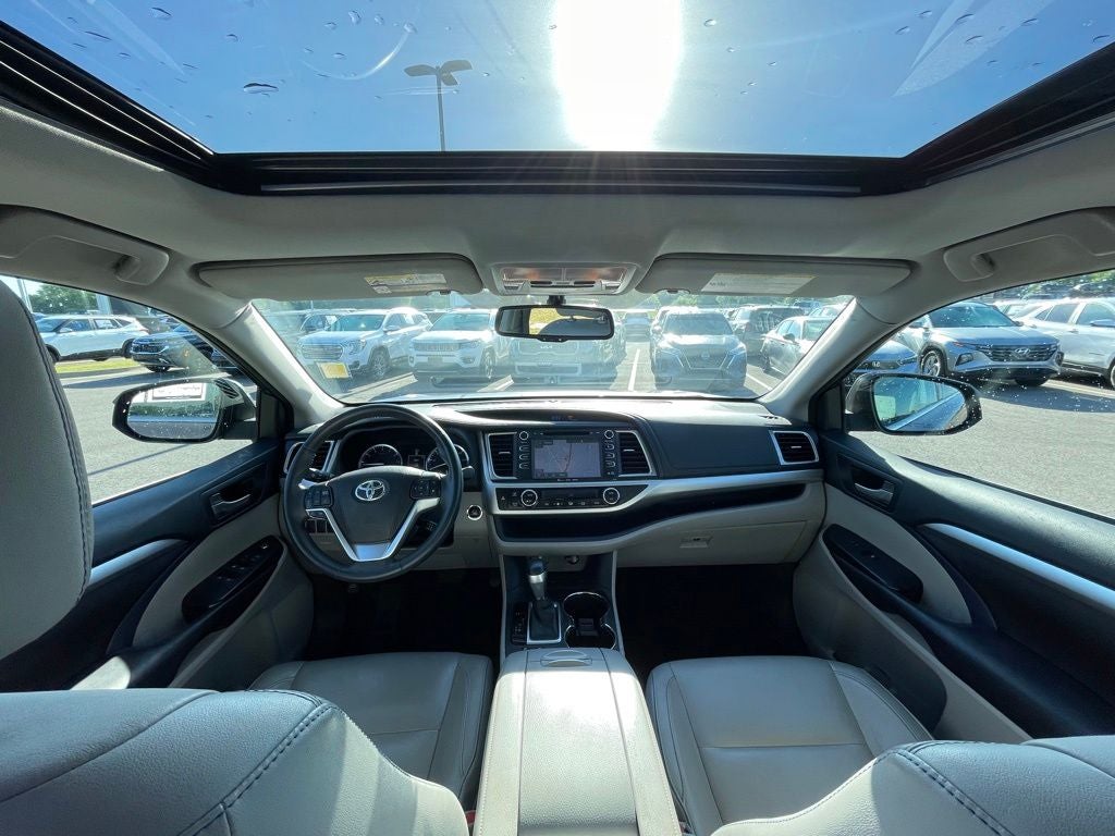 2016 Toyota Highlander XLE V6 HEATED SEATS / NAV