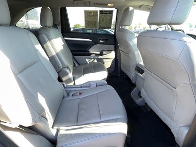 2016 Toyota Highlander XLE V6 HEATED SEATS / NAV