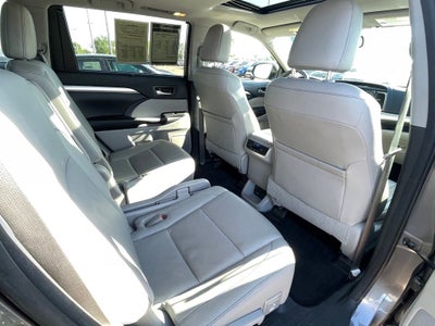 2016 Toyota Highlander XLE V6 HEATED SEATS / NAV