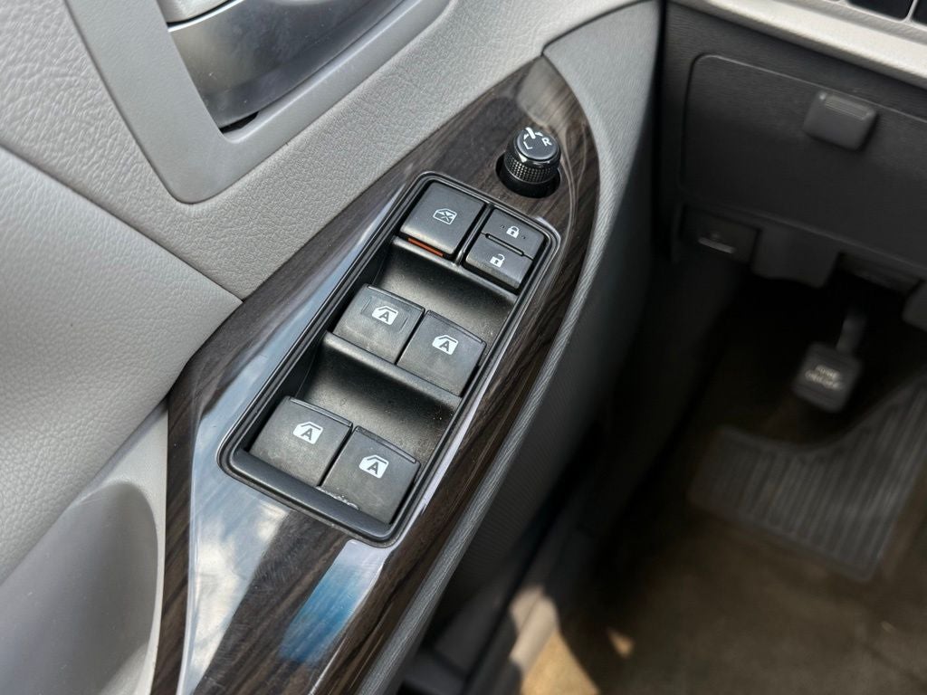 2017 Toyota Sienna XLE 8 Passenger