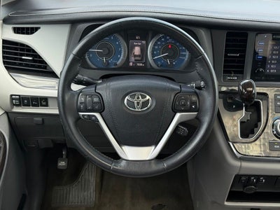 2017 Toyota Sienna XLE 8 Passenger