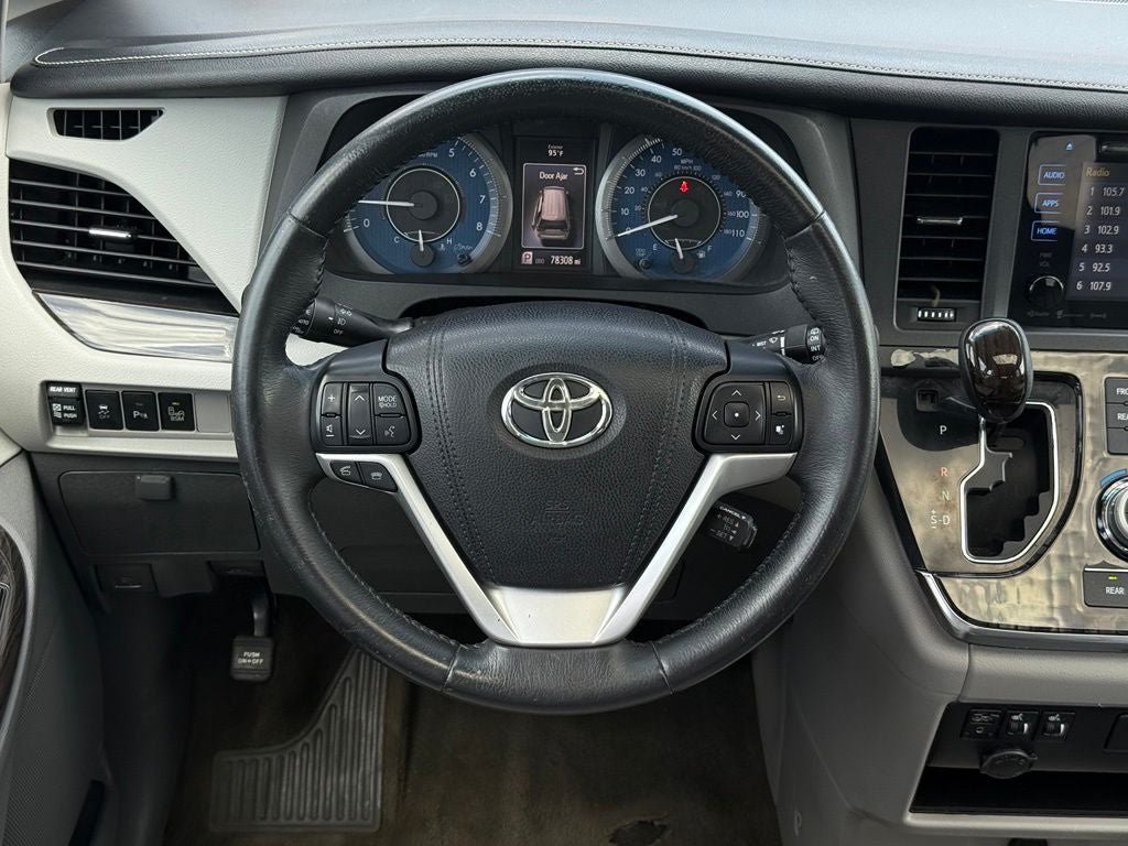 2017 Toyota Sienna XLE 8 Passenger