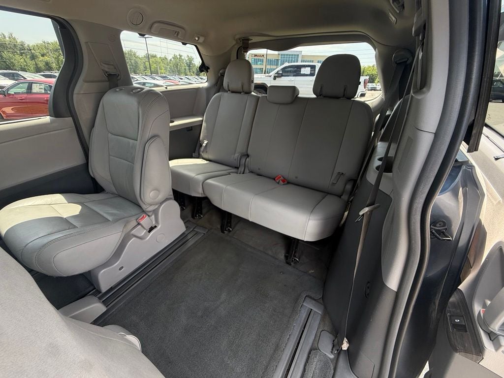 2017 Toyota Sienna XLE 8 Passenger