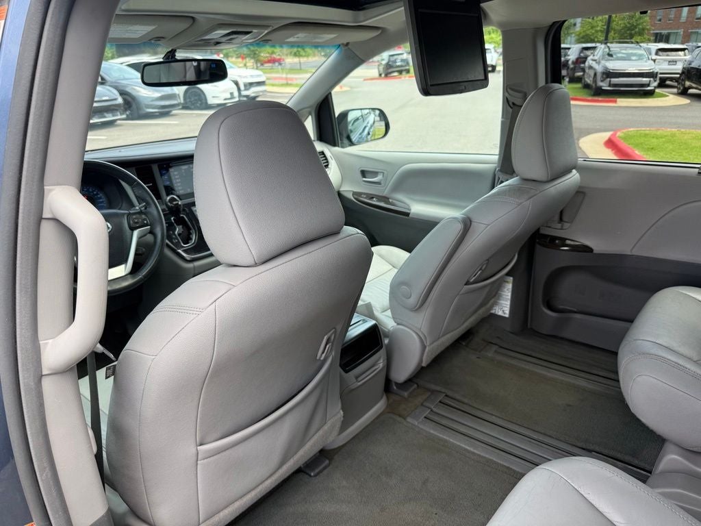 2017 Toyota Sienna XLE 8 Passenger