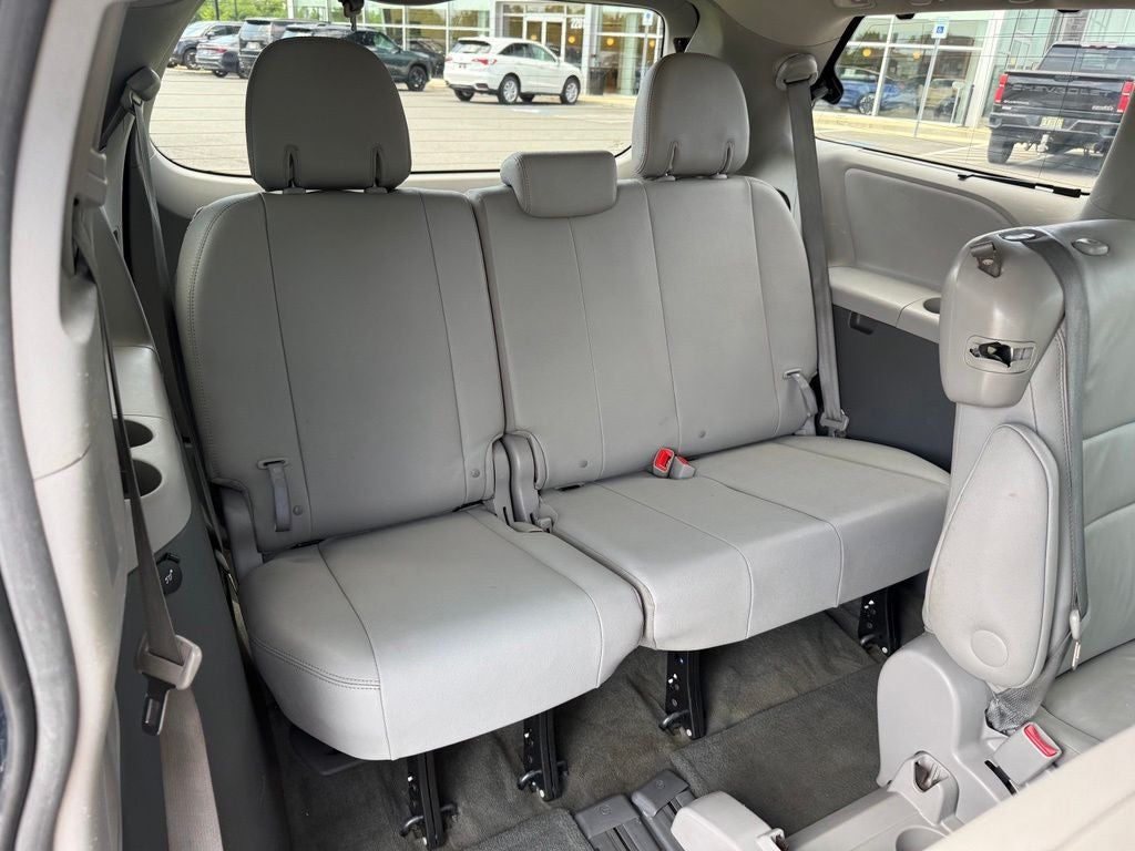2017 Toyota Sienna XLE 8 Passenger