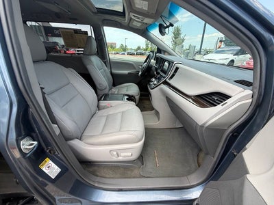 2017 Toyota Sienna XLE 8 Passenger
