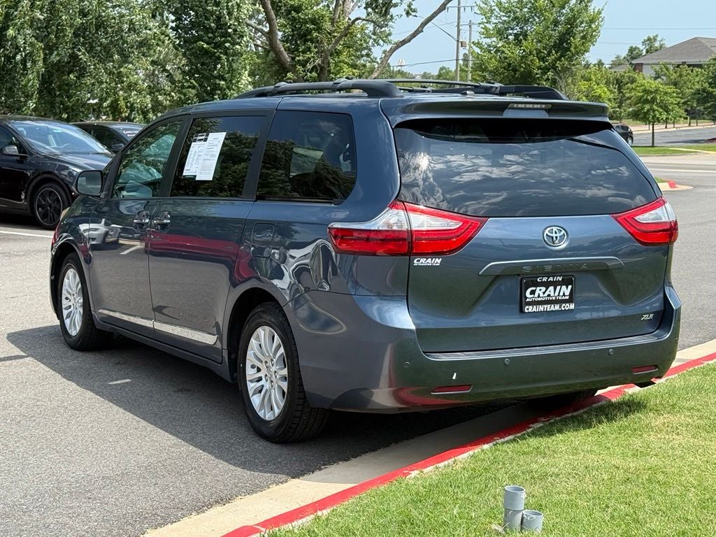2017 Toyota Sienna XLE 8 Passenger