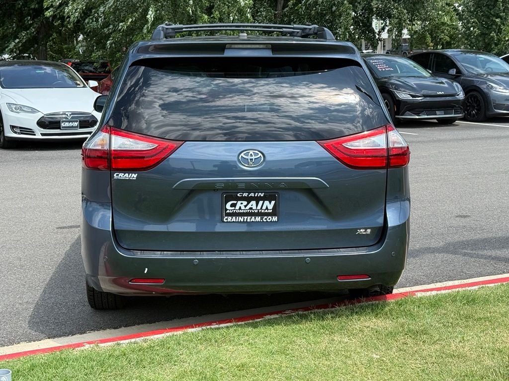 2017 Toyota Sienna XLE 8 Passenger