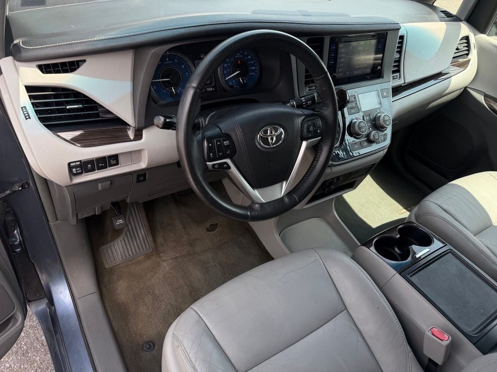 2017 Toyota Sienna XLE 8 Passenger