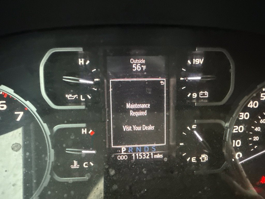 2021 Toyota Tundra SR5 5.7L V8 / 4X4 / SR5 UPGRADE PACKAGE