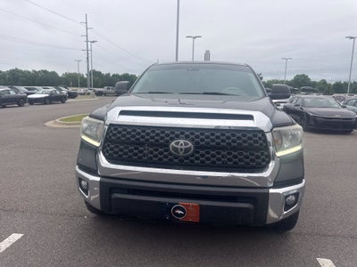 2021 Toyota Tundra SR5 5.7L V8 / 4X4 / SR5 UPGRADE PACKAGE