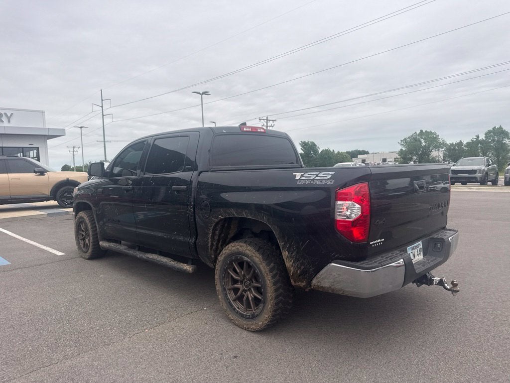 2021 Toyota Tundra SR5 5.7L V8 / 4X4 / SR5 UPGRADE PACKAGE
