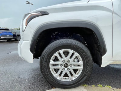 2024 Toyota Tundra SR5 4X4 / ONE OWNER / CLEAN CARFAX