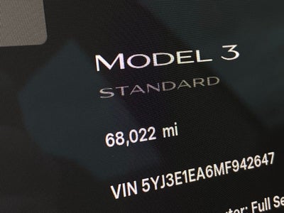 2021 Tesla Model 3 Standard Range Plus SELF DRIVING / NAV / NON SMOKER
