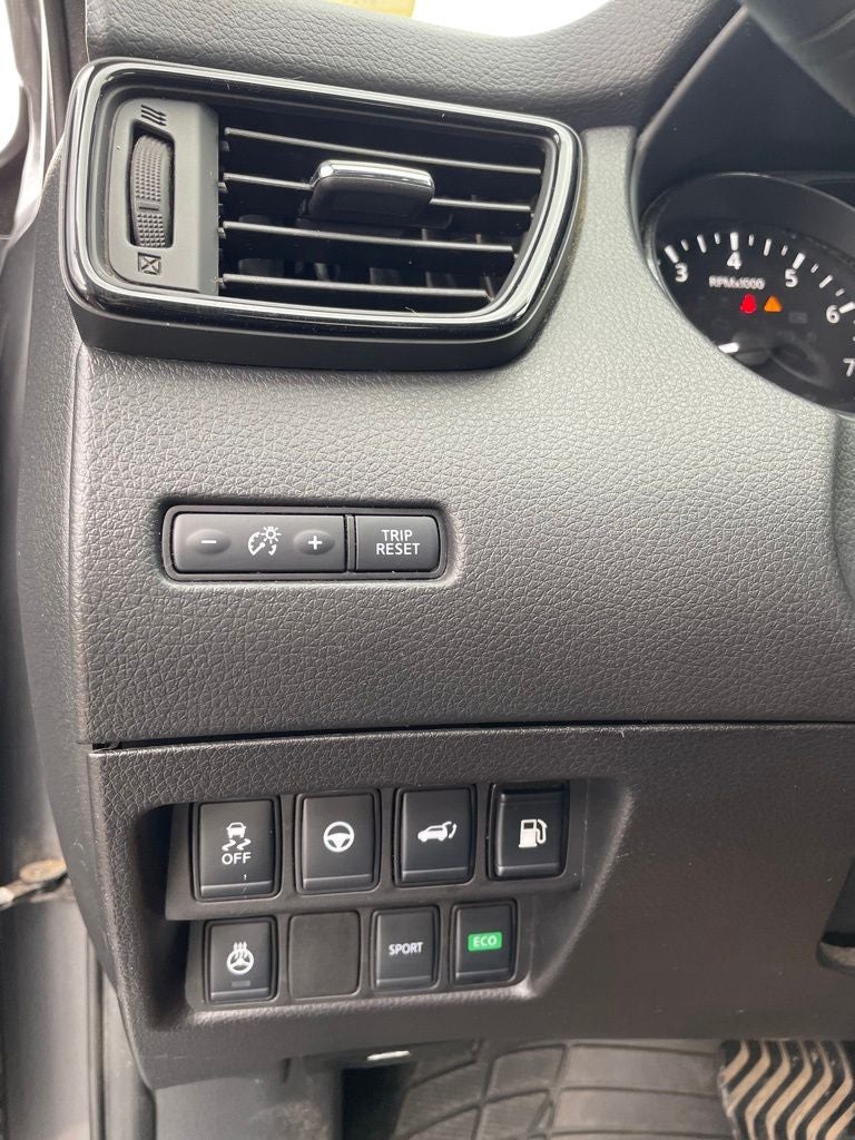 2019 Nissan Rogue SV HEATED SEATS / NAV