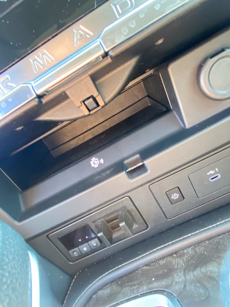 2024 Nissan Armada Platinum MOONROOF / HEATED SEATS / NAV