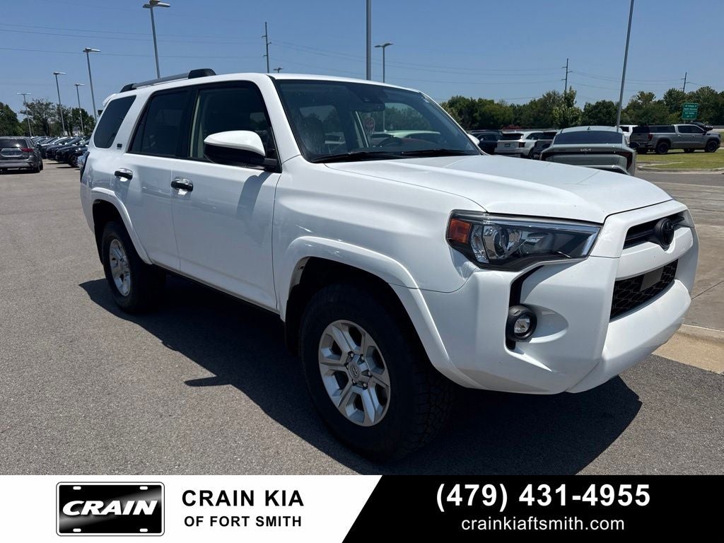 2022 Toyota 4Runner SR5 4X4 / KEYLESS ENTRY