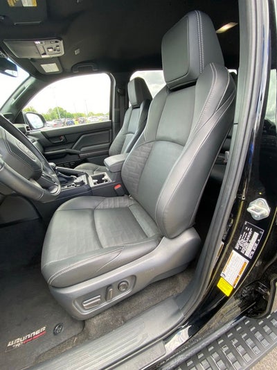 2025 Toyota 4Runner TRD Off-Road Premium ONE OWNER / 4X4 / HEATED SEATS / TOW TECH PACK