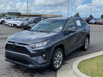 2021 Toyota RAV4 XLE Premium CLEAN CARFAX / ONE OWNER / MOONROOF