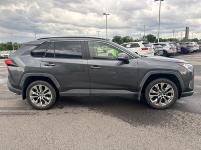 2021 Toyota RAV4 XLE Premium CLEAN CARFAX / ONE OWNER / MOONROOF