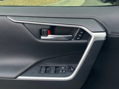 2019 Toyota RAV4 Limited AWD / LEATHER / SUNROOF