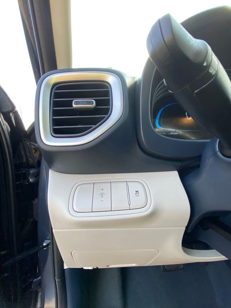 2025 Hyundai Venue Limited ONE OWNER / HEATED SEATS / NAV