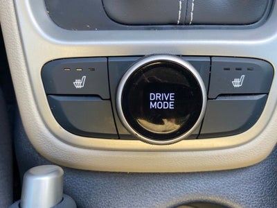 2025 Hyundai Venue Limited ONE OWNER / HEATED SEATS / NAV