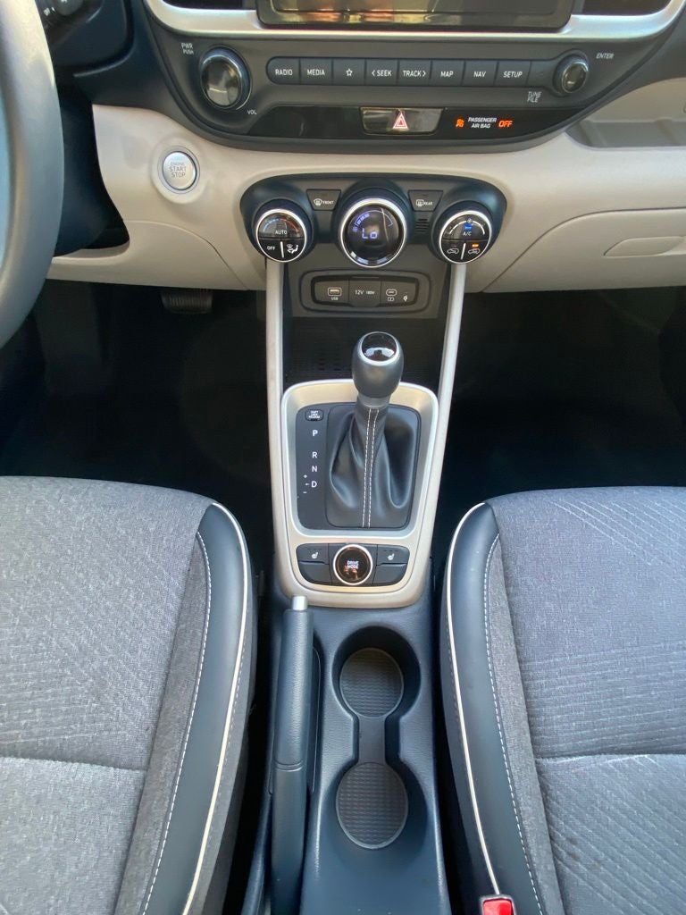 2025 Hyundai Venue Limited ONE OWNER / HEATED SEATS / NAV
