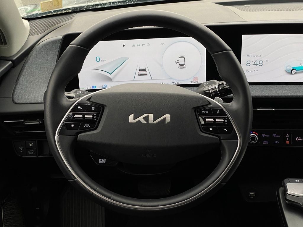 2023 Kia EV6 Wind EV / NAV / ONE OWNER