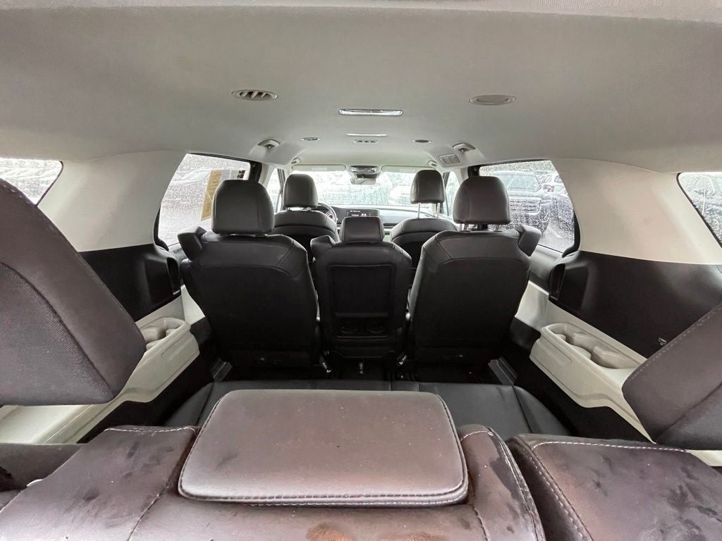2024 Kia Carnival LX ONE OWNER / CLEAN CARFAX
