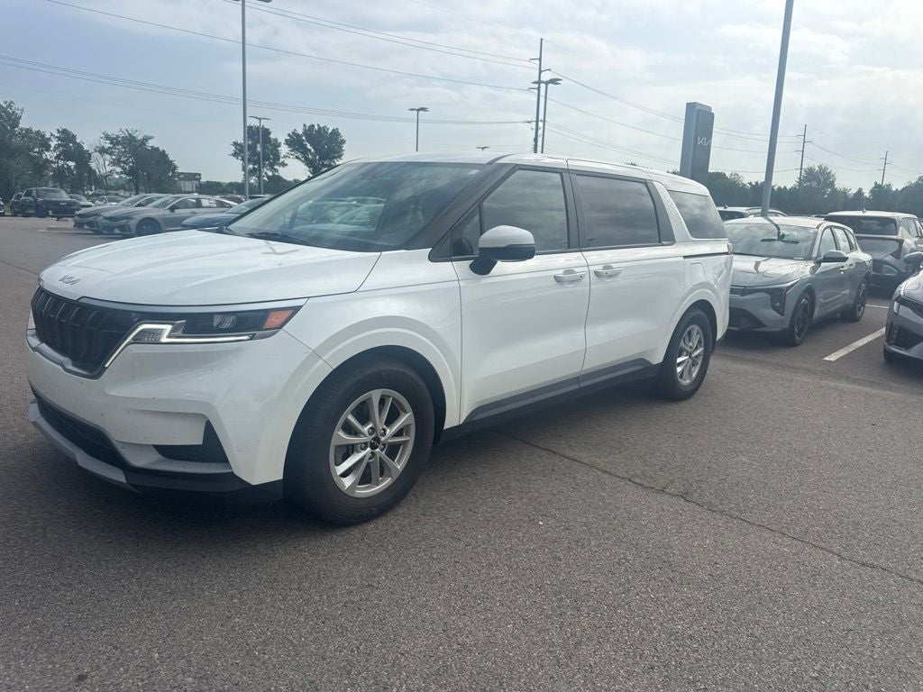 2024 Kia Carnival LX
