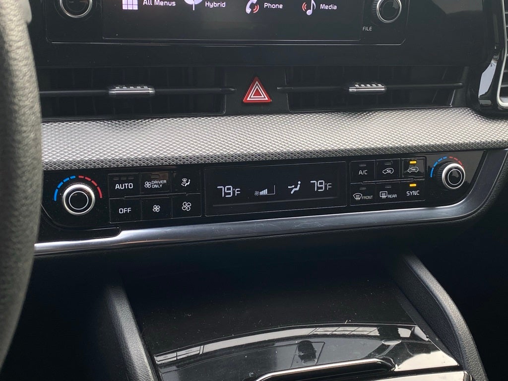 2023 Kia Sportage Hybrid LX AWD / HEATED SEATS