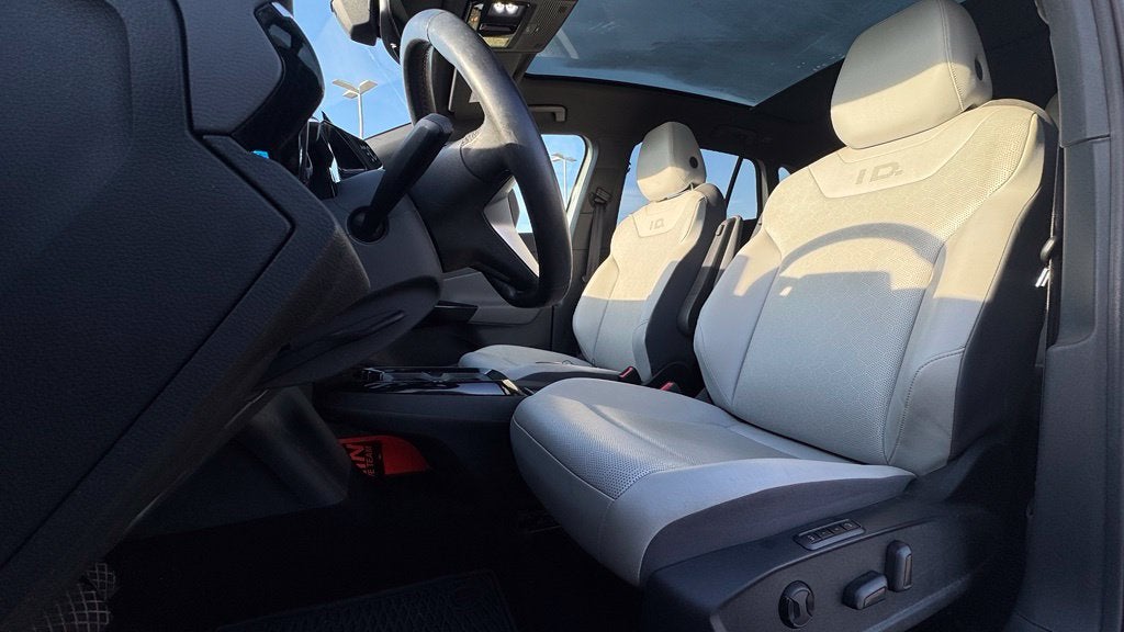 2021 Volkswagen ID.4 Pro S ONE OWNER / NAV / HEATED SEATS